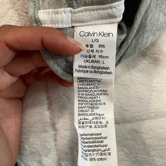 BRAND NEW ! - Calvin Klein Bra - Picture 3 of 3